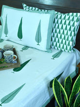 Green Gulbahaar Hand Block Bedsheet with 2 Pillow Cover Set - 220TC