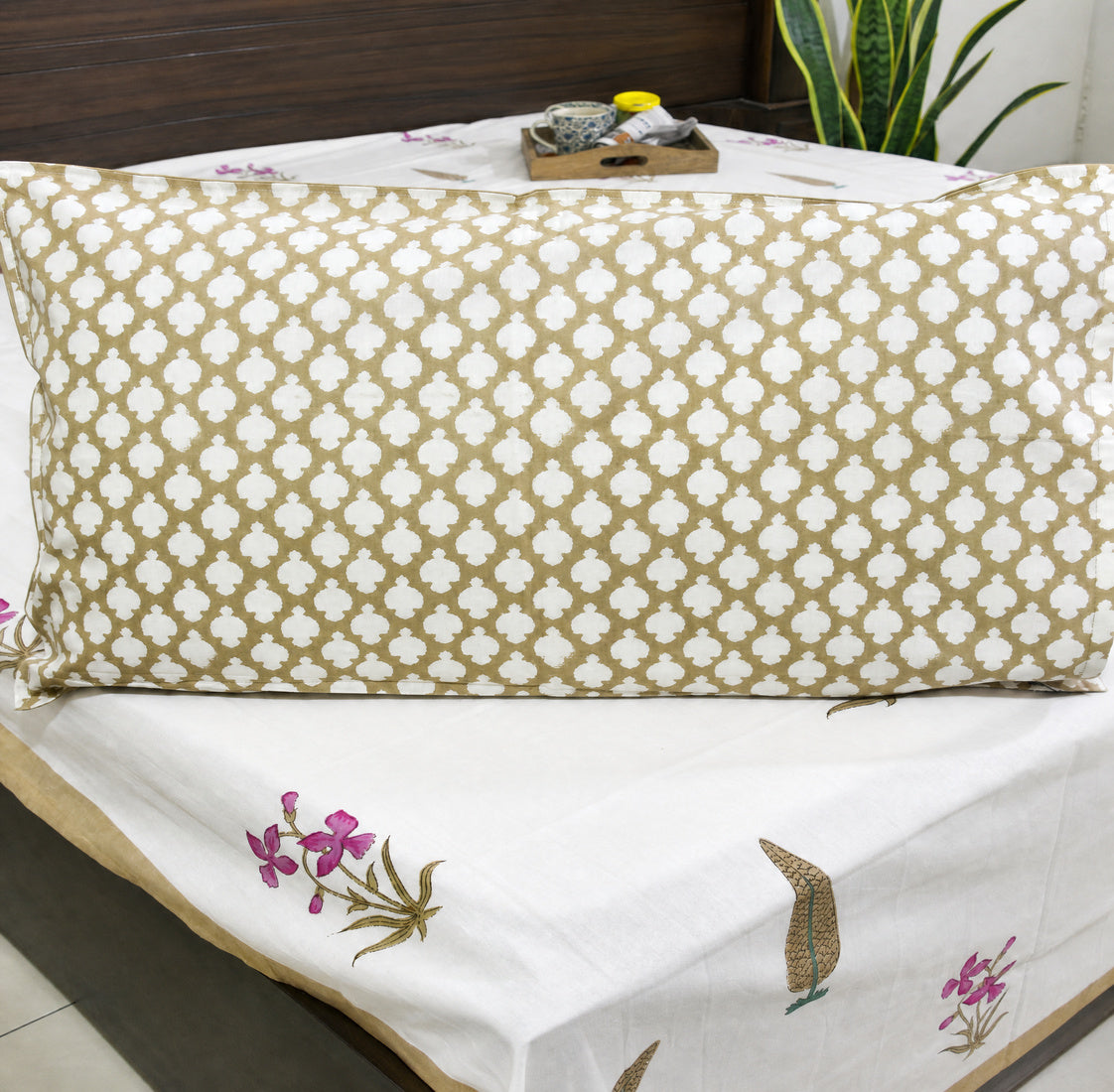 Pink Lilly Gulbahaar Hand Block Bedsheet with 2 Pillow Cover Set - 220TC