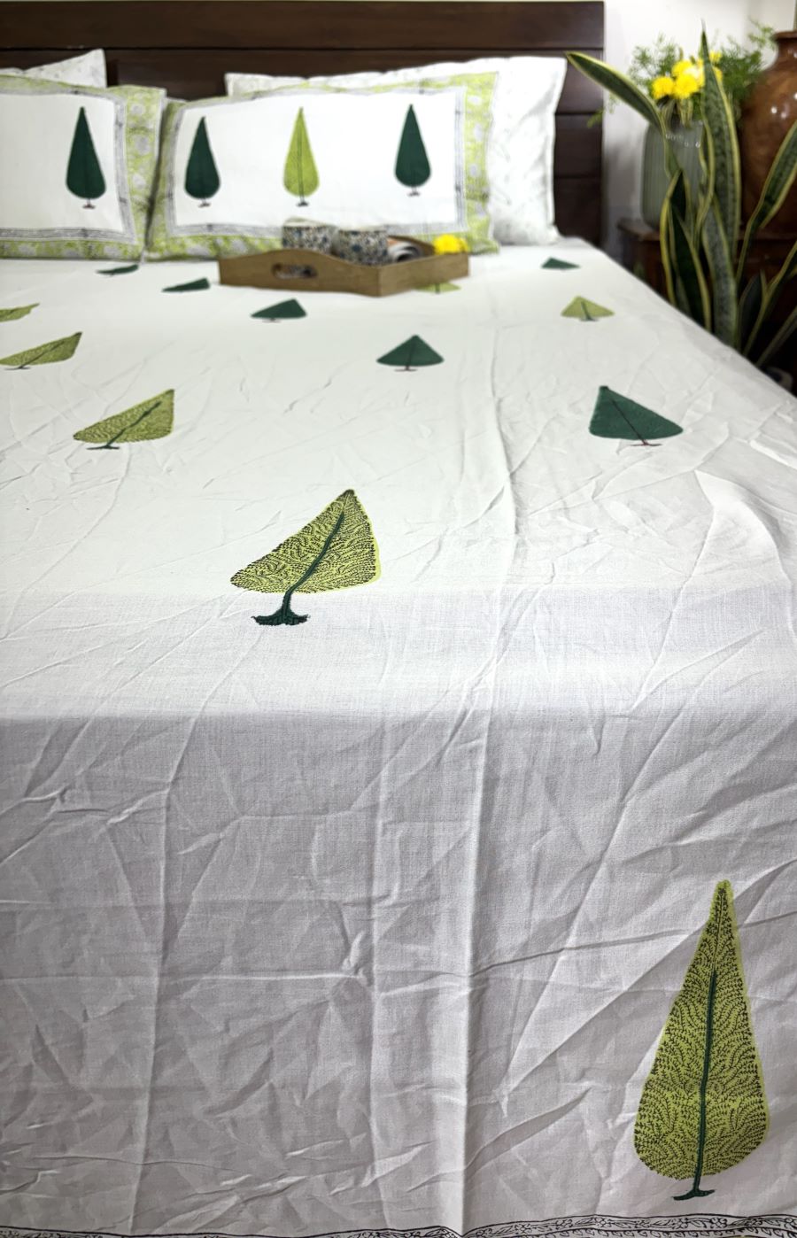 Gree Tree Motif  Hand Block Bedsheet with 2 Pillow Cover Set - 400TC