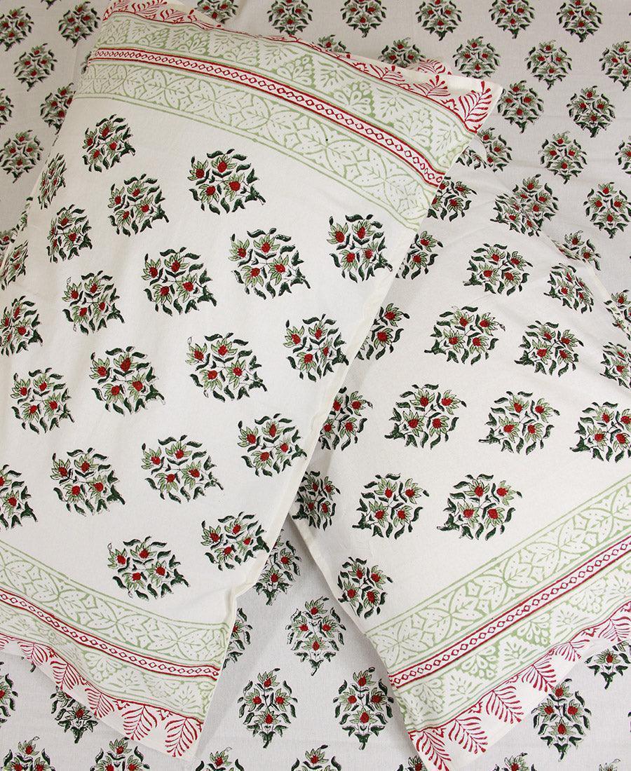 Gulaab Ki Kaliyaan Bedsheet with 2 Pillow Cover Set - 280TC - Moriyo Decor