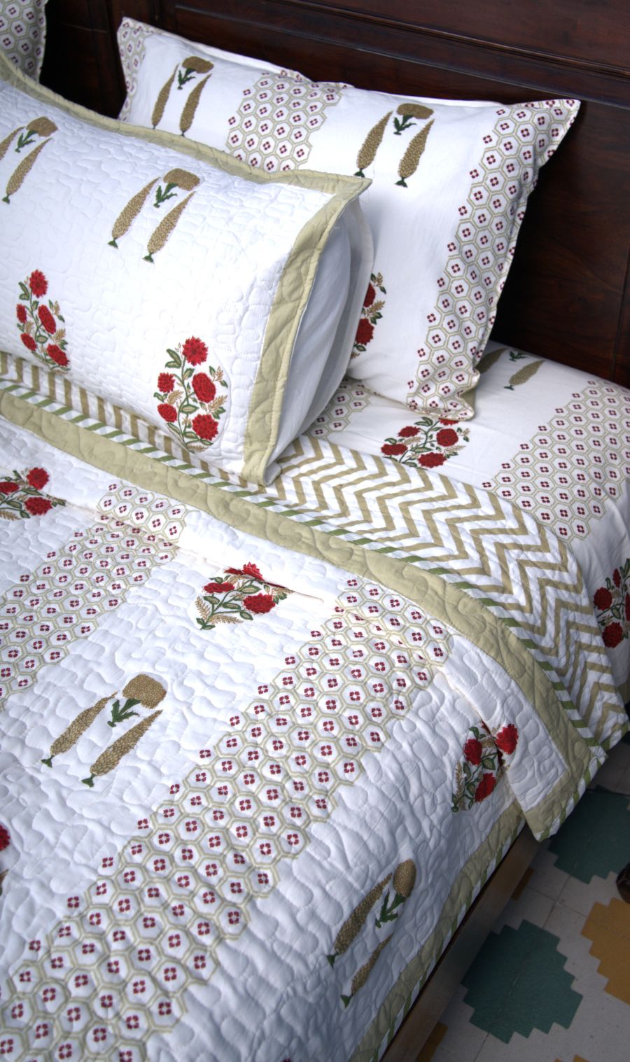 Red & Green Gulzar Hand Block Quilted Bedcover