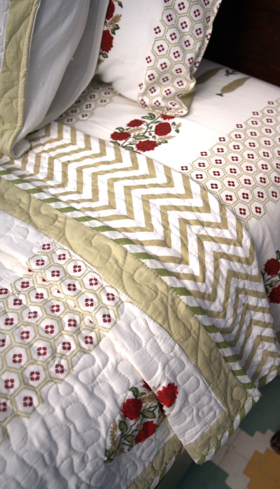 Red & Green Gulzar Hand Block Quilted Bedcover