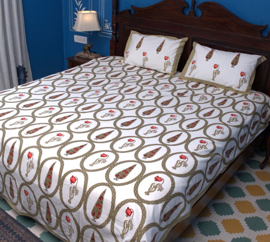 Red & Olive Green Tulip Mughal Floral Hand Block Bedsheet with 2 Pillow Cover Set - 220TC