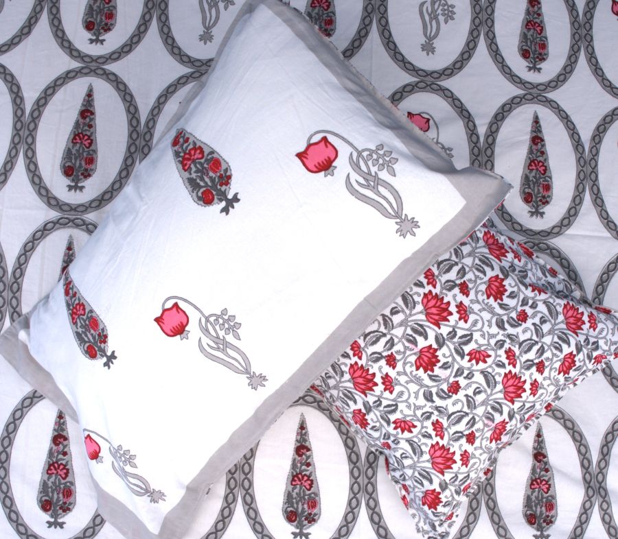 Red & Grey Tulip Mughal Floral Hand Block Bedsheet with 2 Pillow Cover Set - 220TC