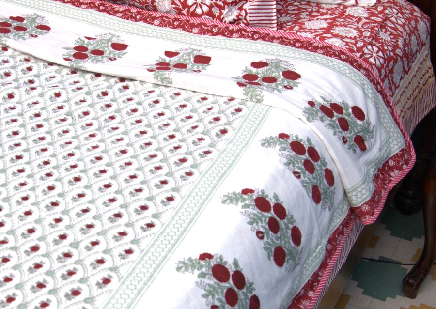 Red Small Flower Butta  Bedsheet & Dohar Set – Hand Block Printed