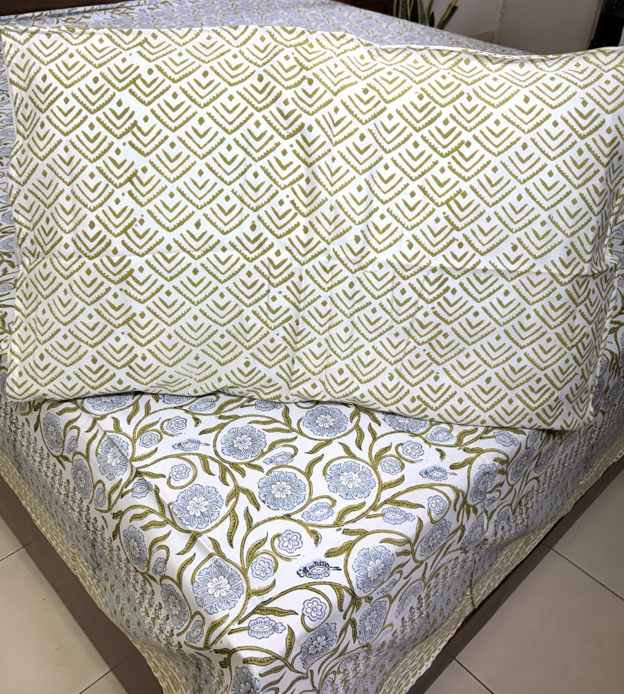 Green Flower Jaal Patterns Hand Block Bedsheet with 2 Pillow Cover Set - 400TC