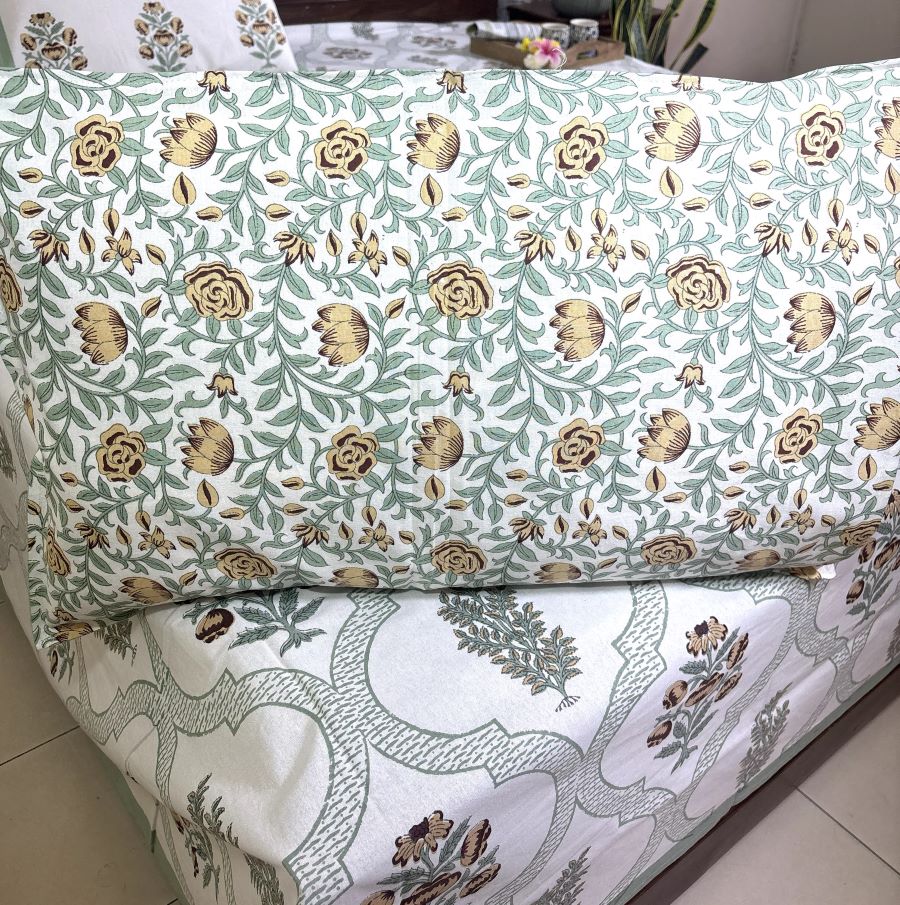 Green Flower Hand Block Bedsheet with 2 Pillow Cover Set - 220TC
