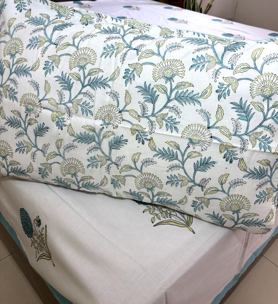 Turquoise Blue Floral Motif  Hand Block Bedsheet with 2 Pillow Cover Set - 400TC