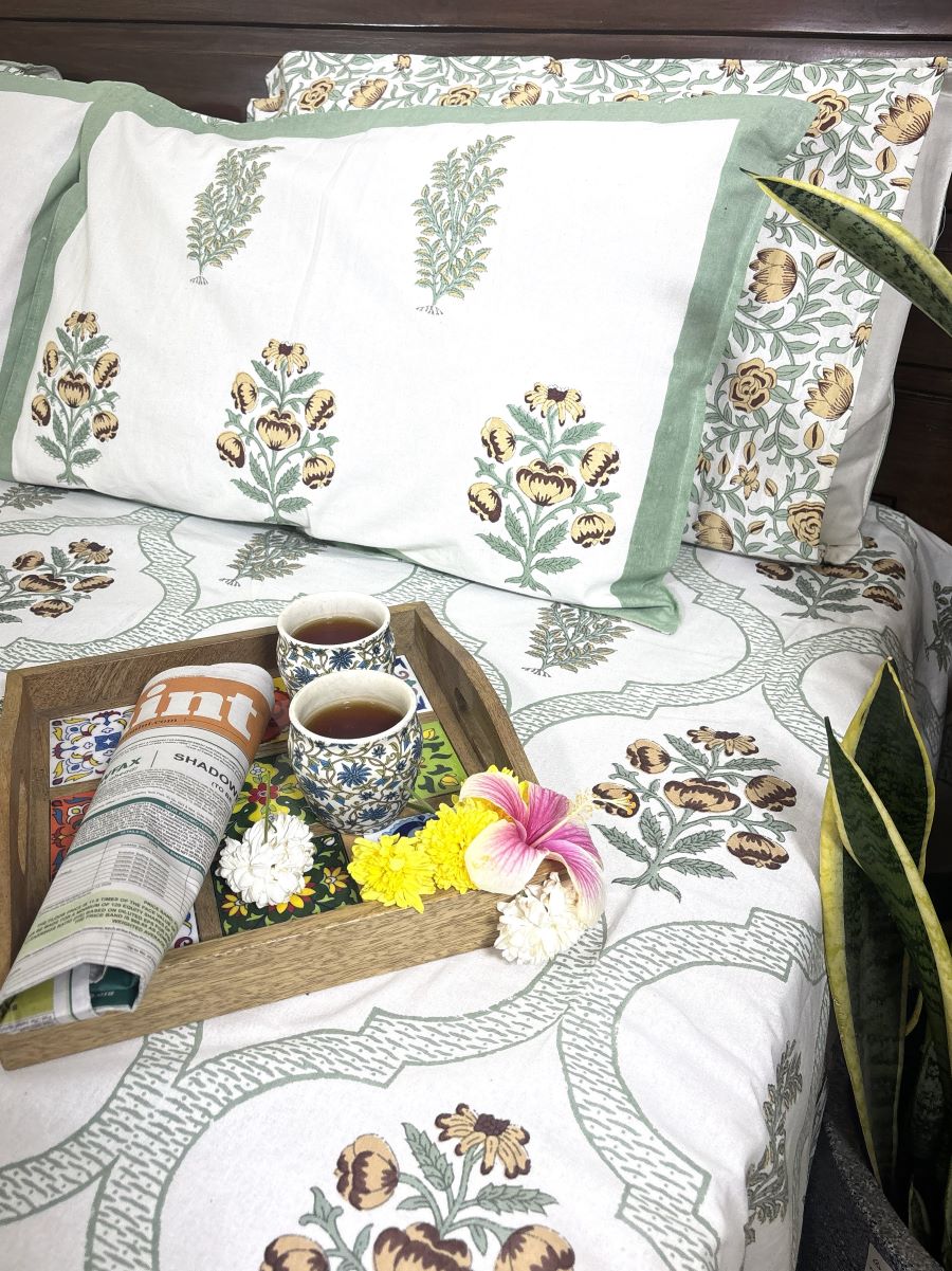 Green Flower Hand Block Bedsheet with 2 Pillow Cover Set - 220TC