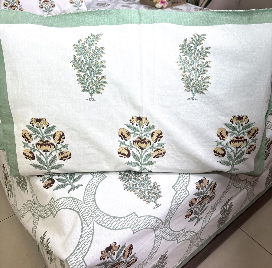 Green Flower Hand Block Bedsheet with 2 Pillow Cover Set - 220TC