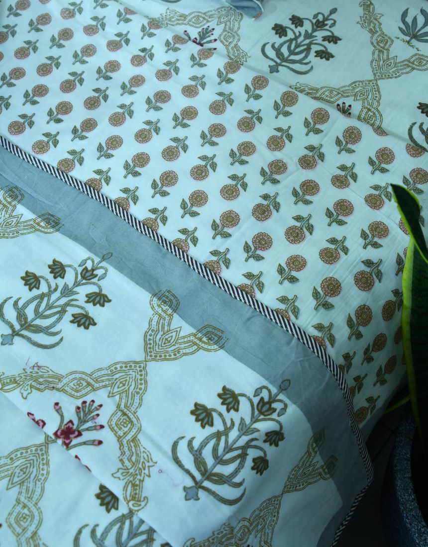 Red & Gray Lilly Mughal Jaal  Bedsheet & Dohar Set – Hand Block Printed