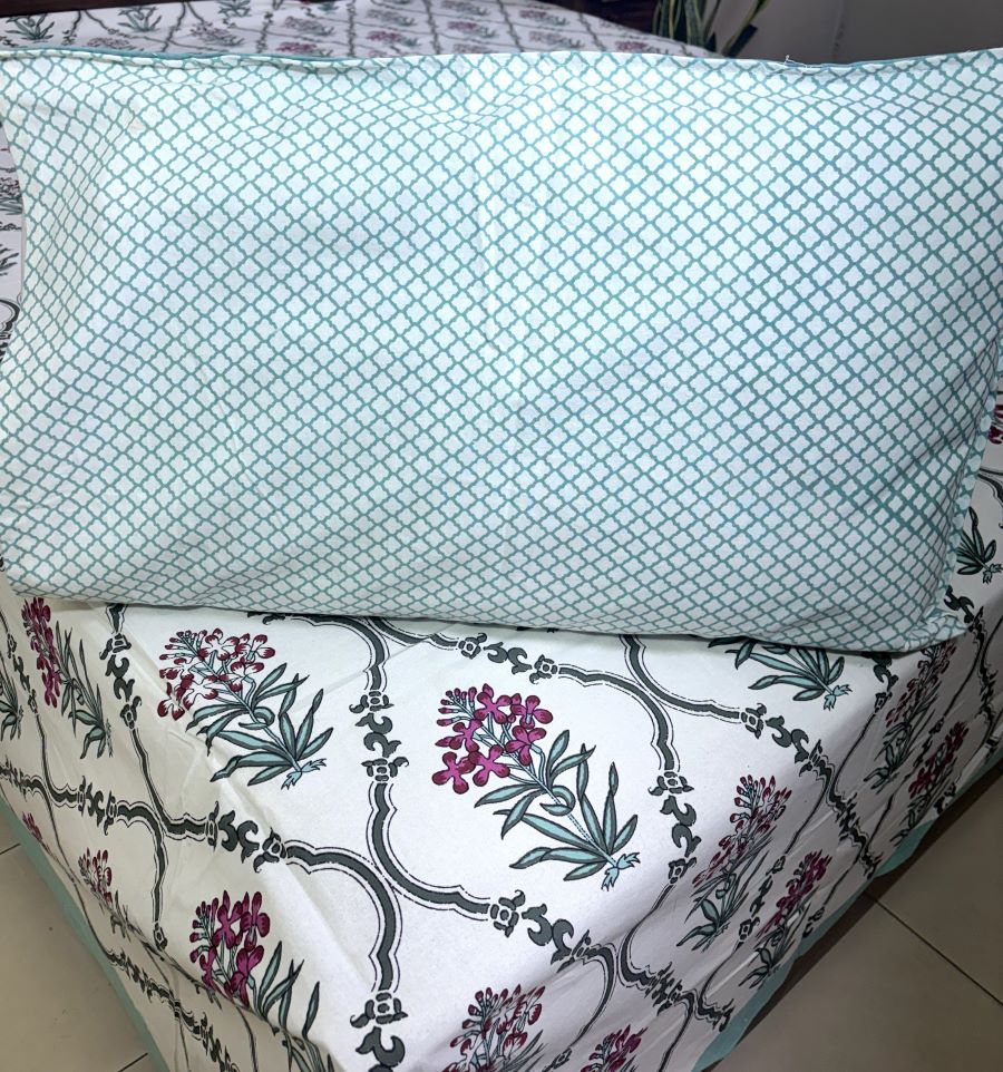 Pink Lilly Motif Jaal  Hand Block Bedsheet with 2 Pillow Cover Set - 220TC