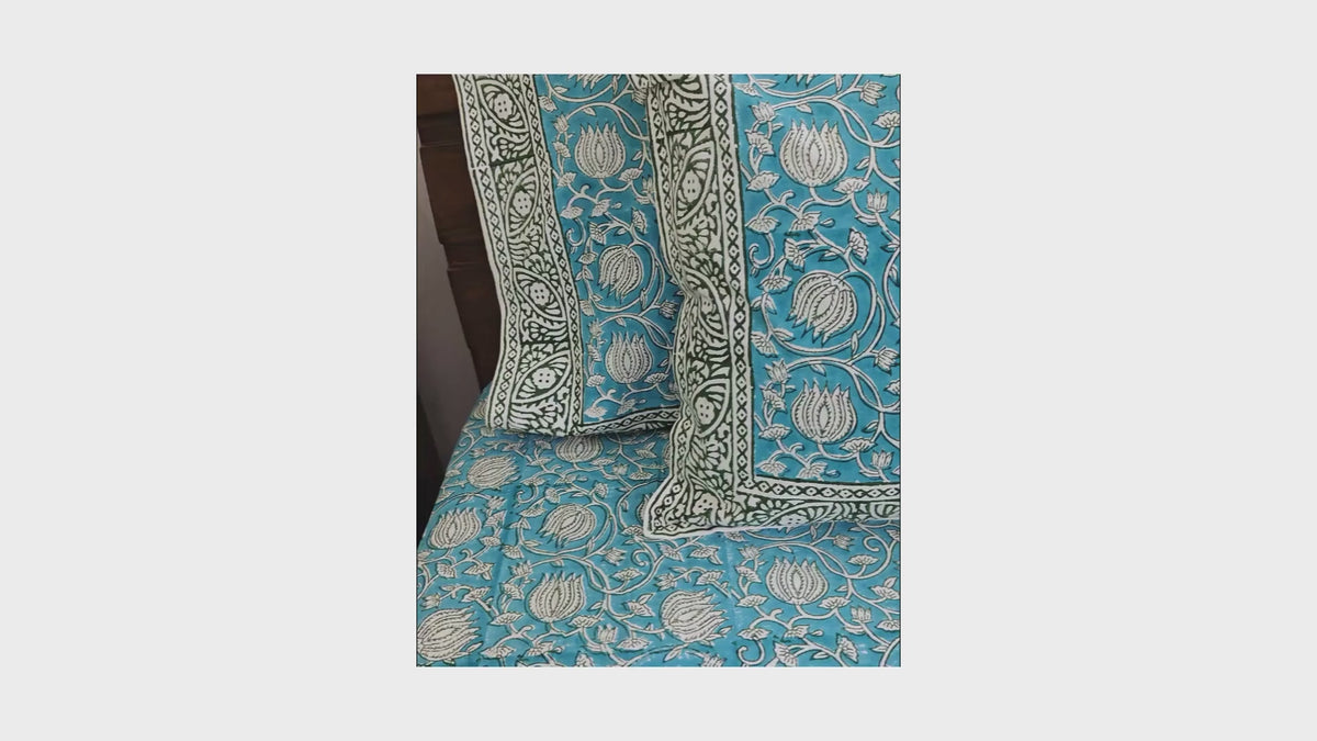 Gaandhar ke Hare Kamal Hand Block Bedsheet with 2 Pillow Cover Set - 280TC
