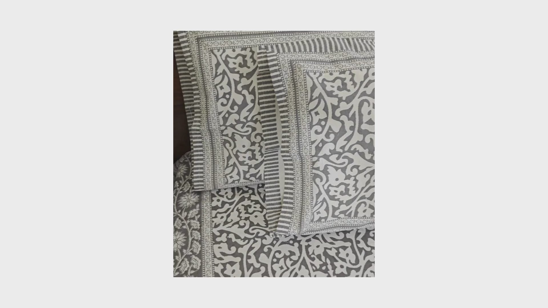 Grey Jaali Hand Block Bedsheet with 2 Pillow Cover Set - 220TC