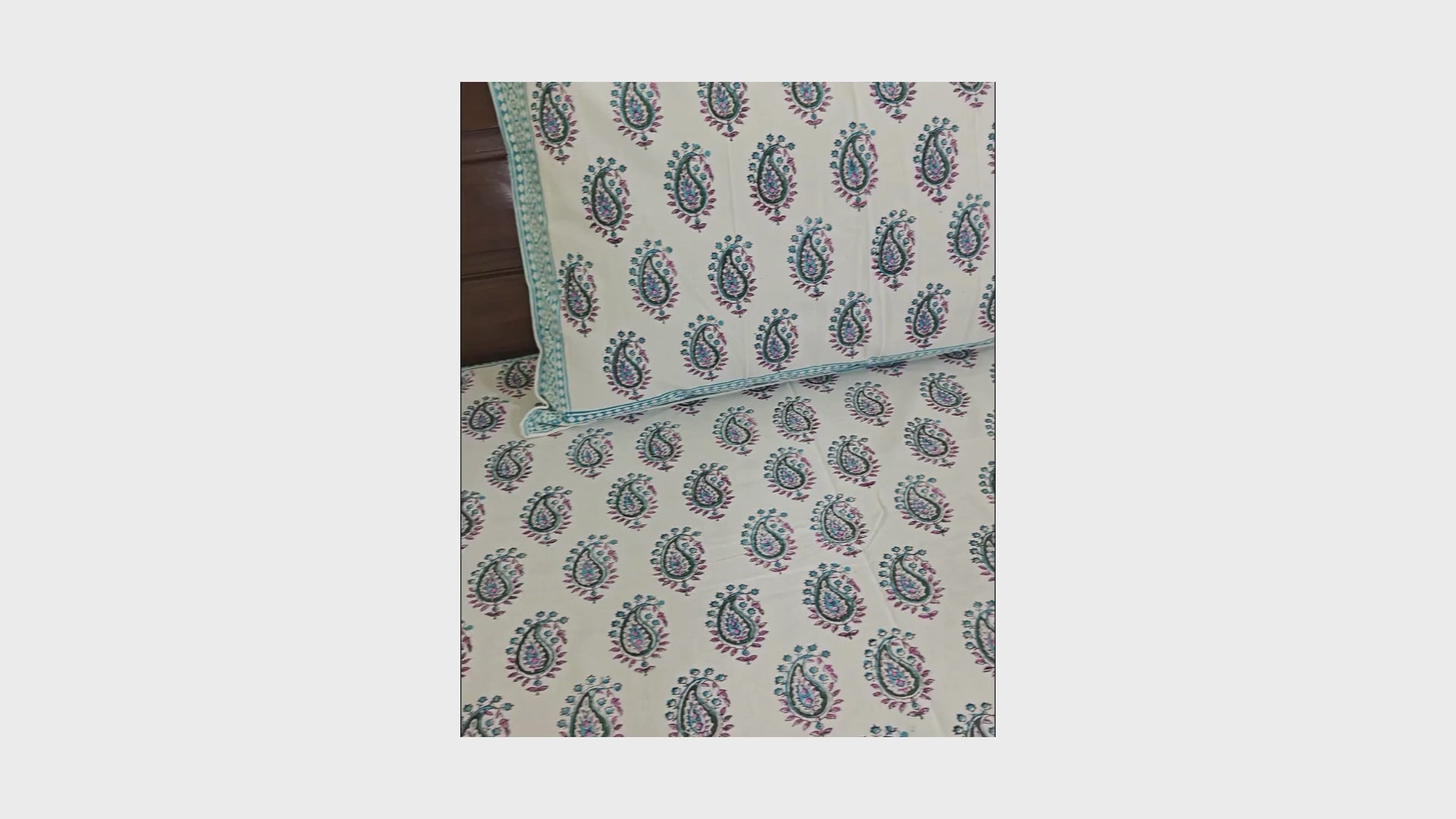 Rangeen Paisley Hand Block Bedsheet with 2 Pillow Cover Set - 280TC