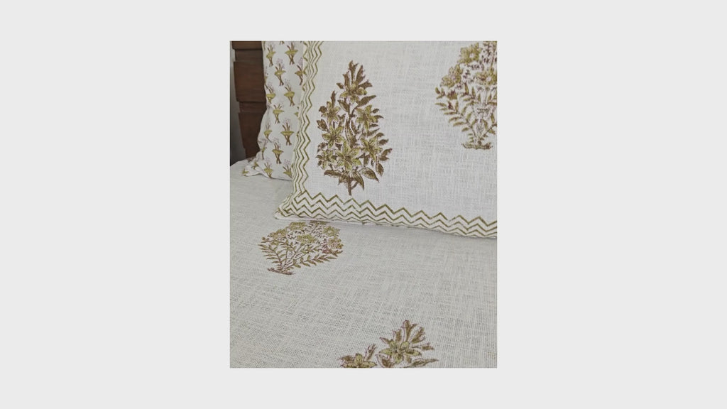 Bohemian Sandy Petals Jute fabric Hand Block Bed Cover with 2 Pillow Cover Set