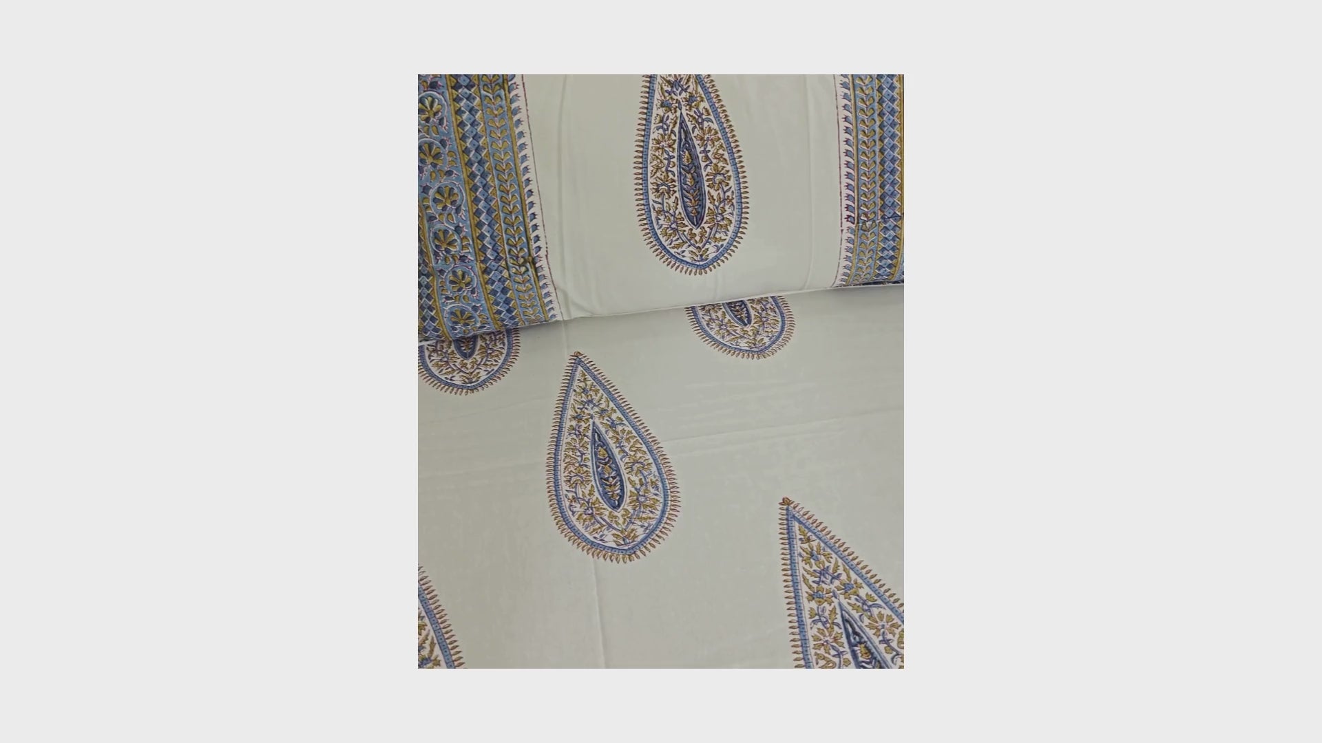 Neeli Pankhudi Hand Block Bedsheet with 2 Pillow Cover Sets - 280TC